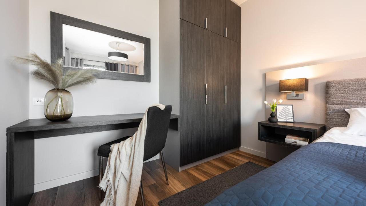 Flatbook - City Center Apartments Brabank With Parking Danzica Esterno foto
