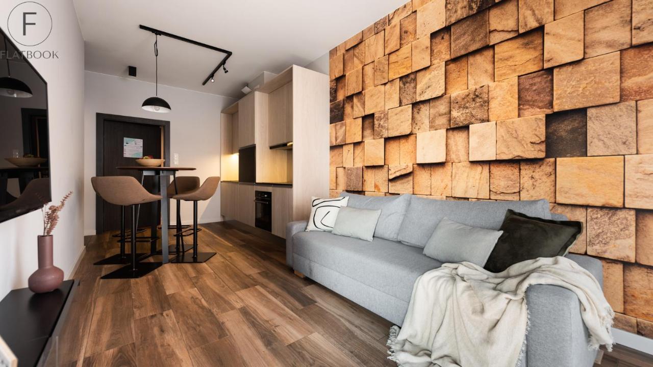 Flatbook - City Center Apartments Brabank With Parking Danzica Esterno foto